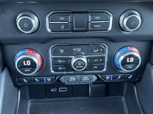 Used 2023 GMC Yukon AT4 w/ AT4 Premium Package AWD/4WD image 15