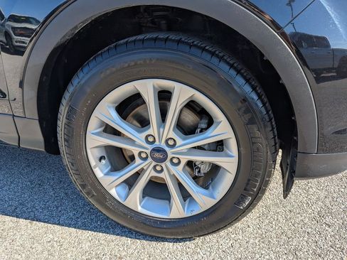 Used 2018 Ford Escape SE w/ SE SYNC Package FWD image 16