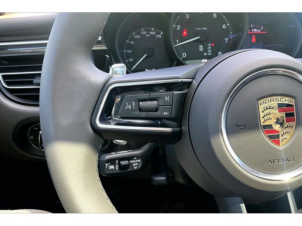 Used 2026 Porsche Macan AWD/4WD image 27