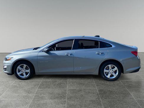 Used 2024 Chevrolet Malibu LS FWD image 2
