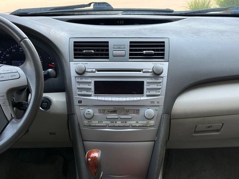 Used 2010 Toyota Camry FWD image 12