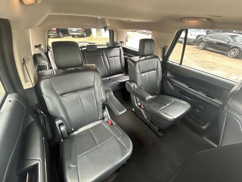 Certified 2024 Ford Expedition XLT image 30