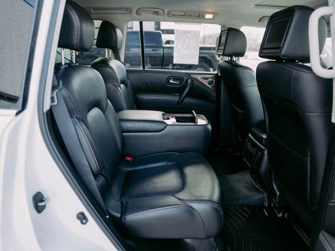 Used 2017 Nissan Armada Platinum image 12