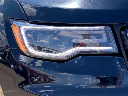 Used 2022 Jeep Grand Cherokee Laredo X RWD image 28