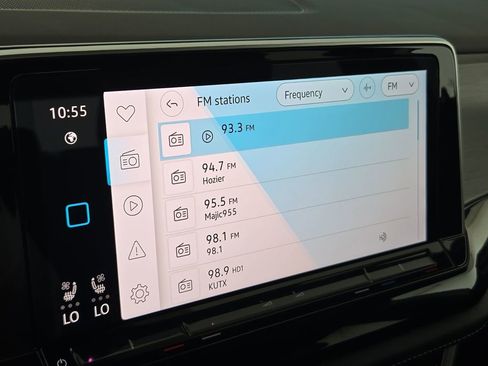 Used 2025 Volkswagen Atlas Cross Sport SE image 19