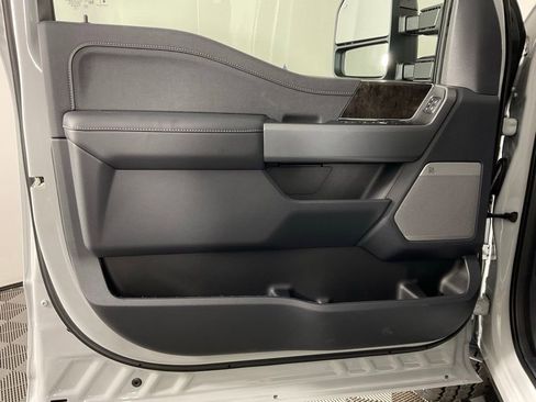 New 2026 Ford F250 Lariat w/ Black Appearance Package AWD/4WD image 12
