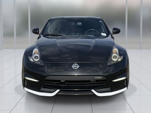 Used 2017 Nissan 370Z NISMO image 9