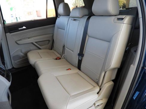 Used 2023 Volkswagen Atlas SE w/ Technology Package w/ Panoramic Sunroof Package image 44