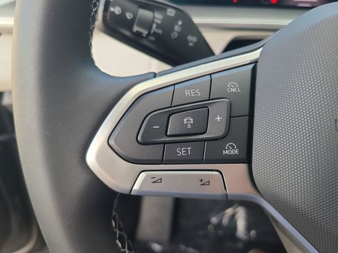New 2025 Volkswagen Tiguan SE AWD/4WD image 25