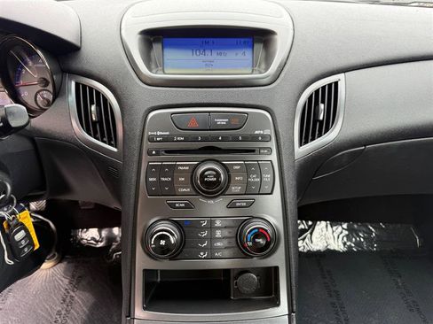 Used 2012 Hyundai Genesis 2.0T image 24