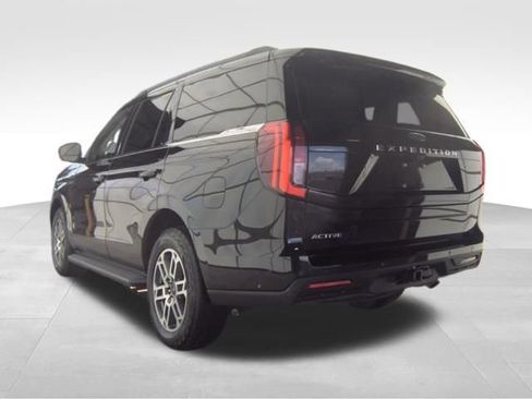 Used 2025 Ford Expedition Active AWD/4WD image 6