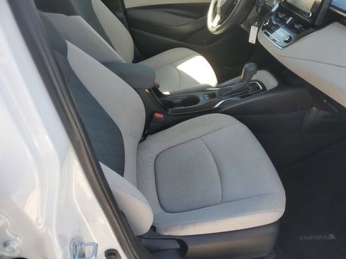 Used 2022 Toyota Corolla LE image 7