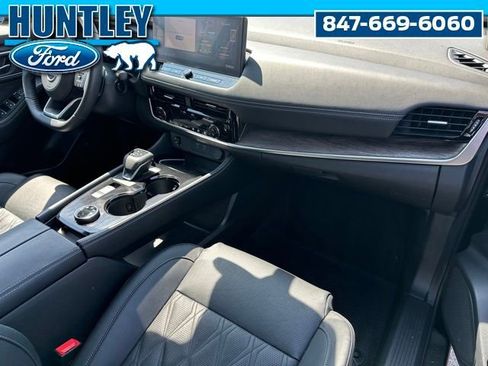 Used 2024 Nissan Rogue Platinum w/ Platinum Premium Package AWD/4WD image 9