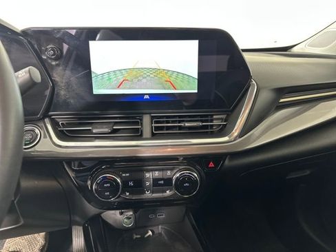 Used 2024 Chevrolet Trax ACTIV w/ Sunroof Package image 22