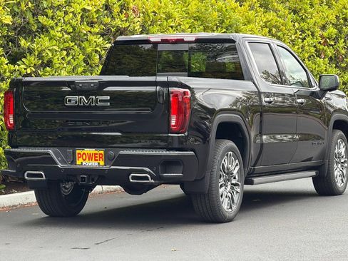 New 2026 GMC Sierra 1500 Denali Ultimate w/ LPO, Black Badging Package AWD/4WD image 4