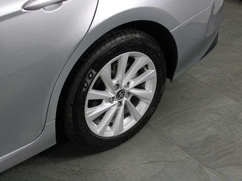 Used 2022 Toyota Camry LE FWD image 12