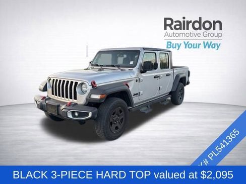 Used 2023 Jeep Gladiator Sport AWD/4WD image 3