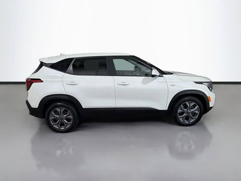 Used 2024 Kia Seltos LX AWD/4WD image 11
