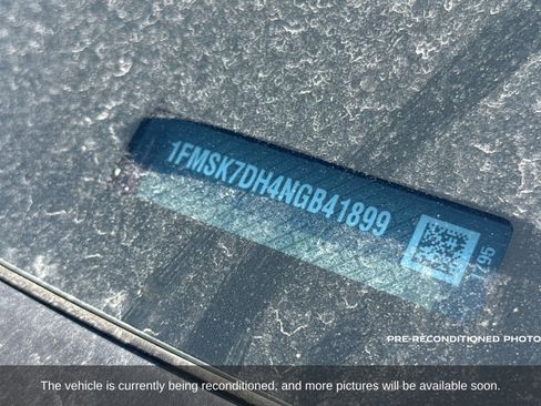 Used 2022 Ford Explorer XLT w/ Equipment Group 202A image 3