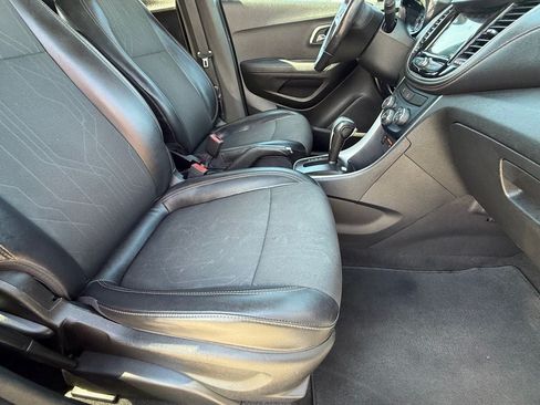 Used 2019 Chevrolet Trax LT w/ Driver Confidence Package FWD image 10