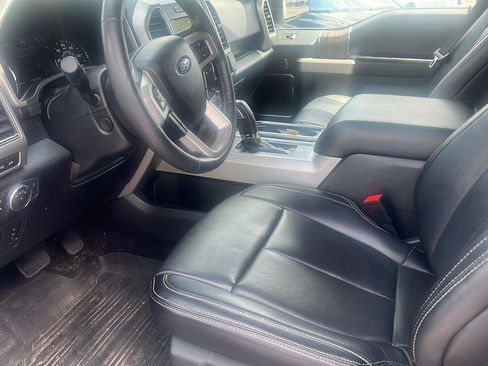 Used 2019 Ford F150 Lariat w/ Equipment Group 502A Luxury AWD/4WD image 19