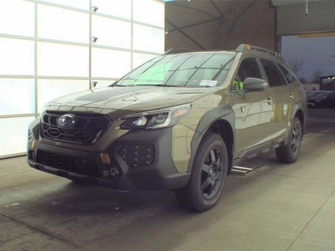 Used 2025 Subaru Outback Wilderness AWD/4WD image 5