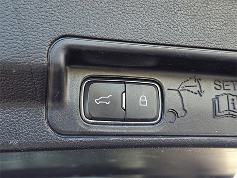 Used 2021 Ford Explorer XLT w/ Equipment Group 202A image 21