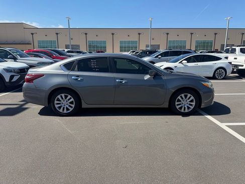 Used 2018 Nissan Altima 2.5 S image 2