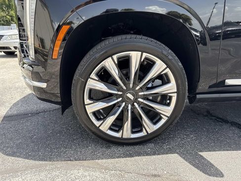 New 2026 Cadillac Escalade Luxury w/ Touring Package AWD/4WD image 10