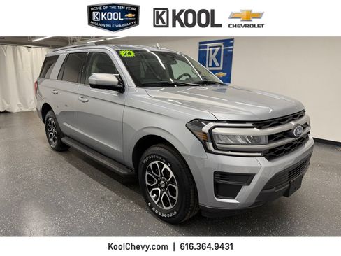 Used 2024 Ford Expedition XLT image 1