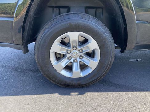 Used 2019 RAM 1500 Laramie AWD/4WD image 9