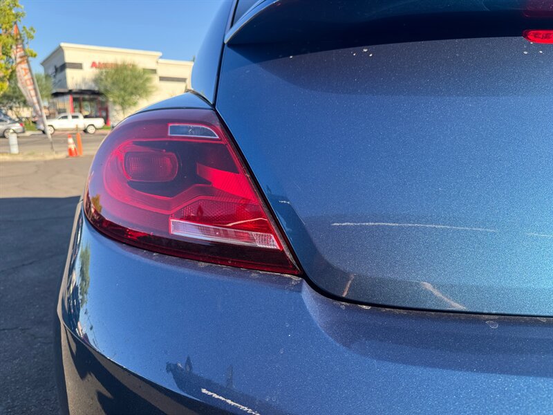 Used 2019 Volkswagen Beetle 2.0T SE FWD image 14