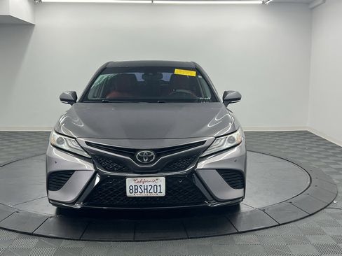 Used 2018 Toyota Camry XSE image 5