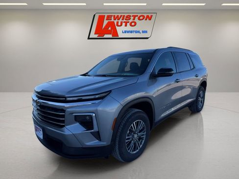 New 2026 Chevrolet Traverse LT image 1