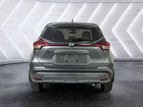 Used 2022 Nissan Kicks S FWD image 5