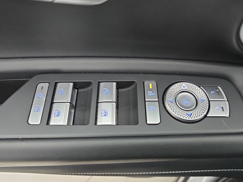 Used 2025 Genesis GV80 3.5T e-SC image 28