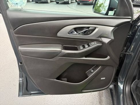 Used 2019 Chevrolet Traverse LT w/ LT Premium Package FWD image 19