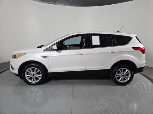 Used 2019 Ford Escape SE FWD image 7