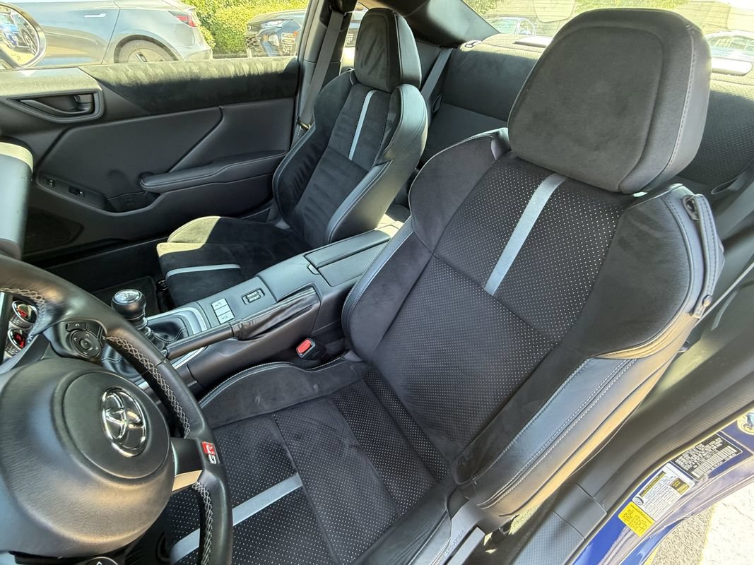 Used 2022 Toyota GR86 Premium w/ ALL Weather Mat Package (TMS) RWD image 15