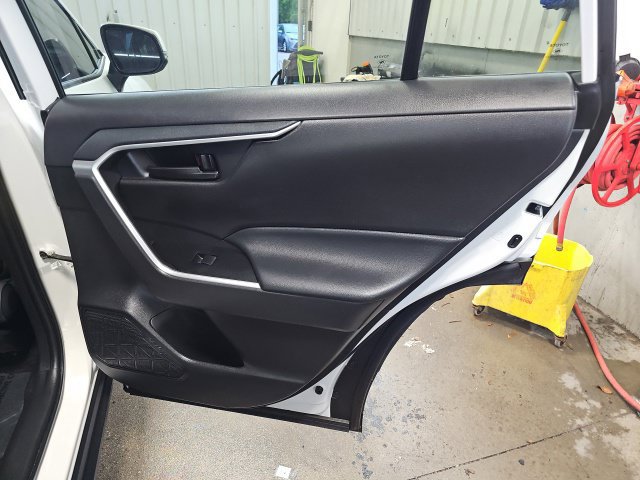 Certified 2025 Toyota RAV4 LE AWD/4WD image 33