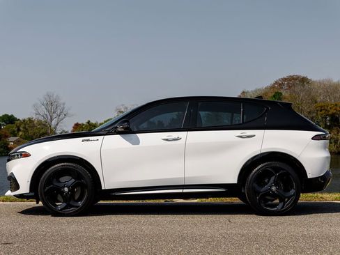New 2026 Alfa Romeo Tonale w/ Active Assist Package AWD/4WD image 6