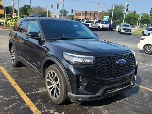 Used 2025 Ford Explorer ST-Line AWD/4WD image 10