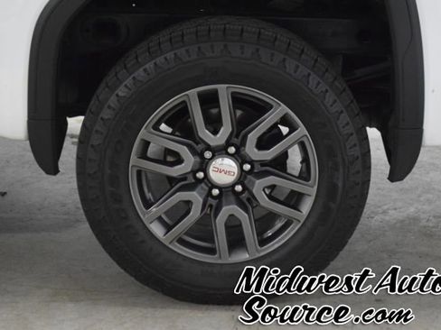 Used 2022 GMC Sierra 1500 AT4 w/ AT4 Premium Package AWD/4WD image 8