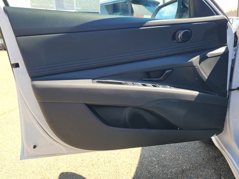 New 2025 Hyundai Elantra SEL image 20