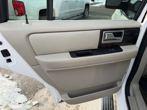 Used 2016 Lincoln Navigator Select image 34