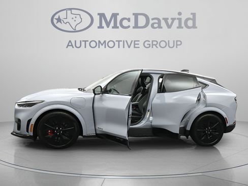 Used 2025 Ford Mustang Mach-E GT AWD/4WD image 42