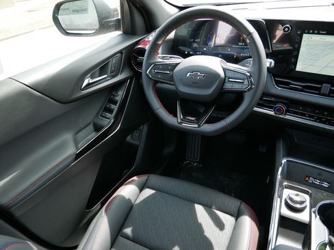 New 2026 Chevrolet Equinox RS w/ Safety and Technology Package AWD/4WD image 13