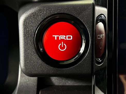 Used 2025 Toyota 4Runner TRD Off-Road Premium AWD/4WD image 22