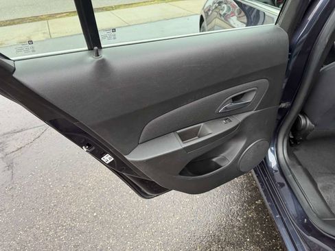 Used 2016 Chevrolet Cruze LT image 14