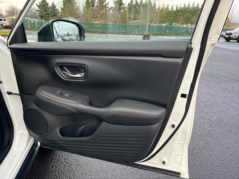 Certified 2025 Honda HR-V Sport image 24